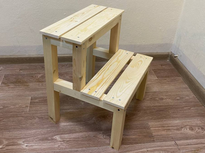 Табурет-стремянка деревянный в Красноярске